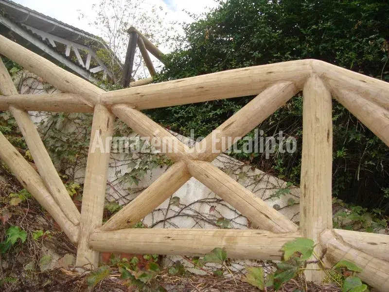 Cercas, Painéis e Escadas em Eucalipto Tratado — foto 11