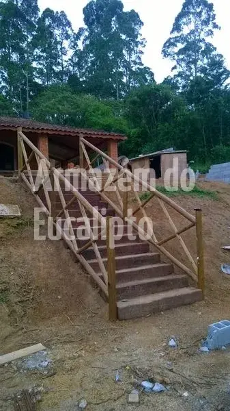 Cercas, Painéis e Escadas em Eucalipto Tratado — foto 23