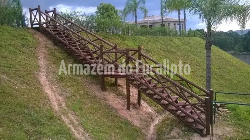 Cercas, Painéis e Escadas em Eucalipto Tratado — foto 41