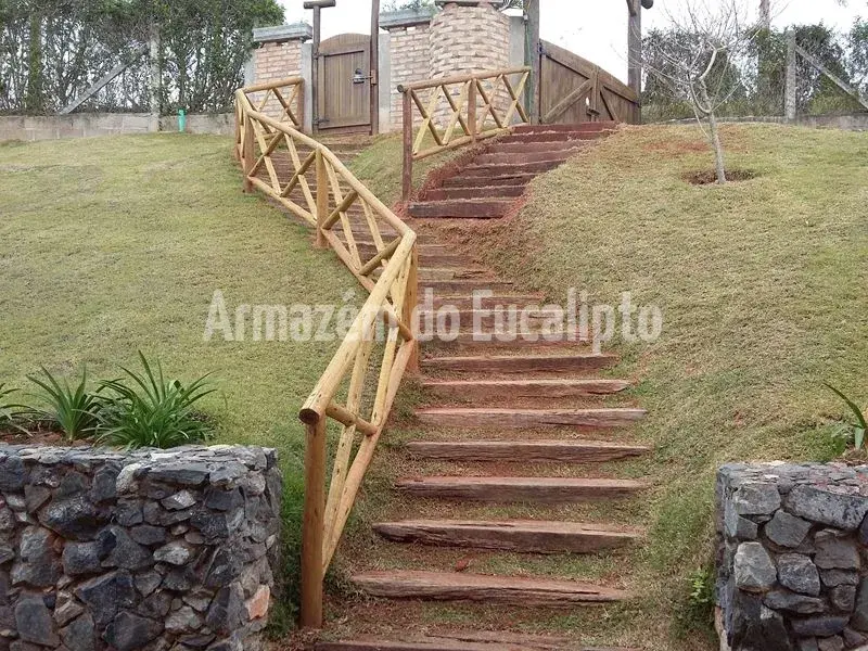 Cercas, Painéis e Escadas em Eucalipto Tratado — foto 45