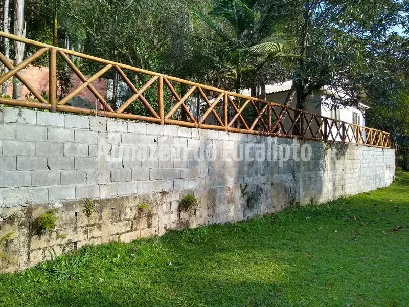 Cercas, Painéis e Escadas em Eucalipto Tratado — foto 50