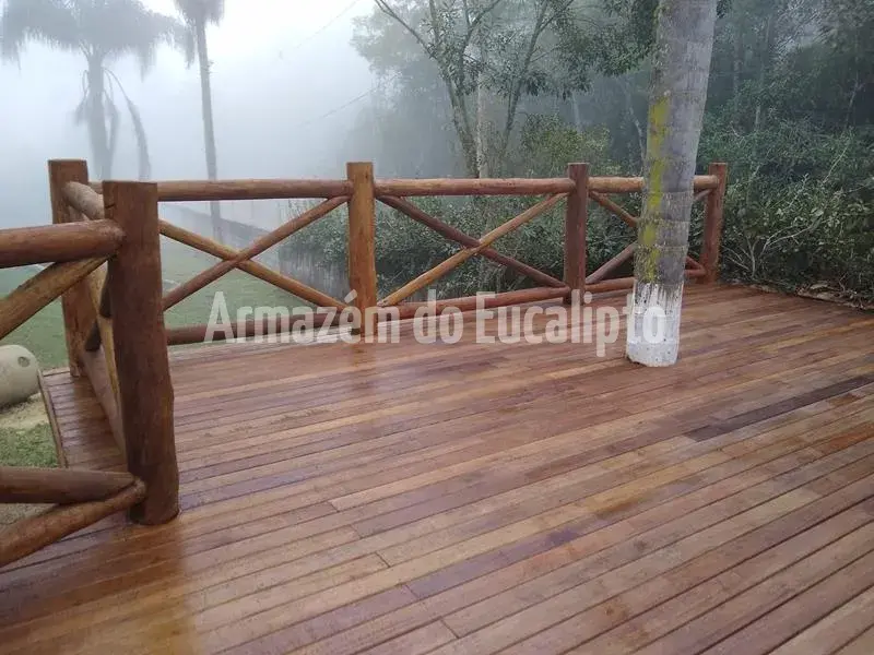 Cercas, Painéis e Escadas em Eucalipto Tratado — foto 52