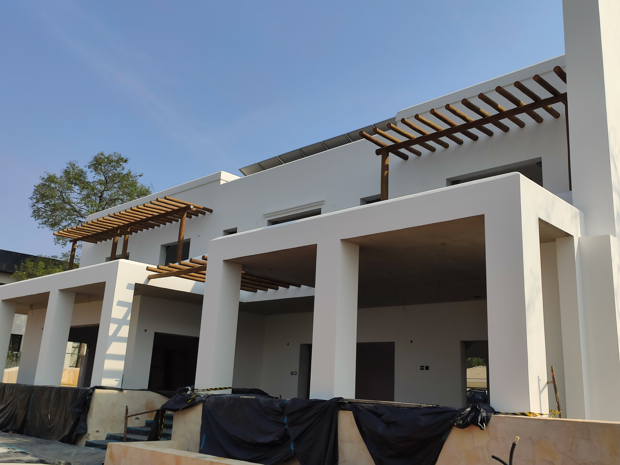 Visão geral de estrutura montada com eucalipto tratado Armazém