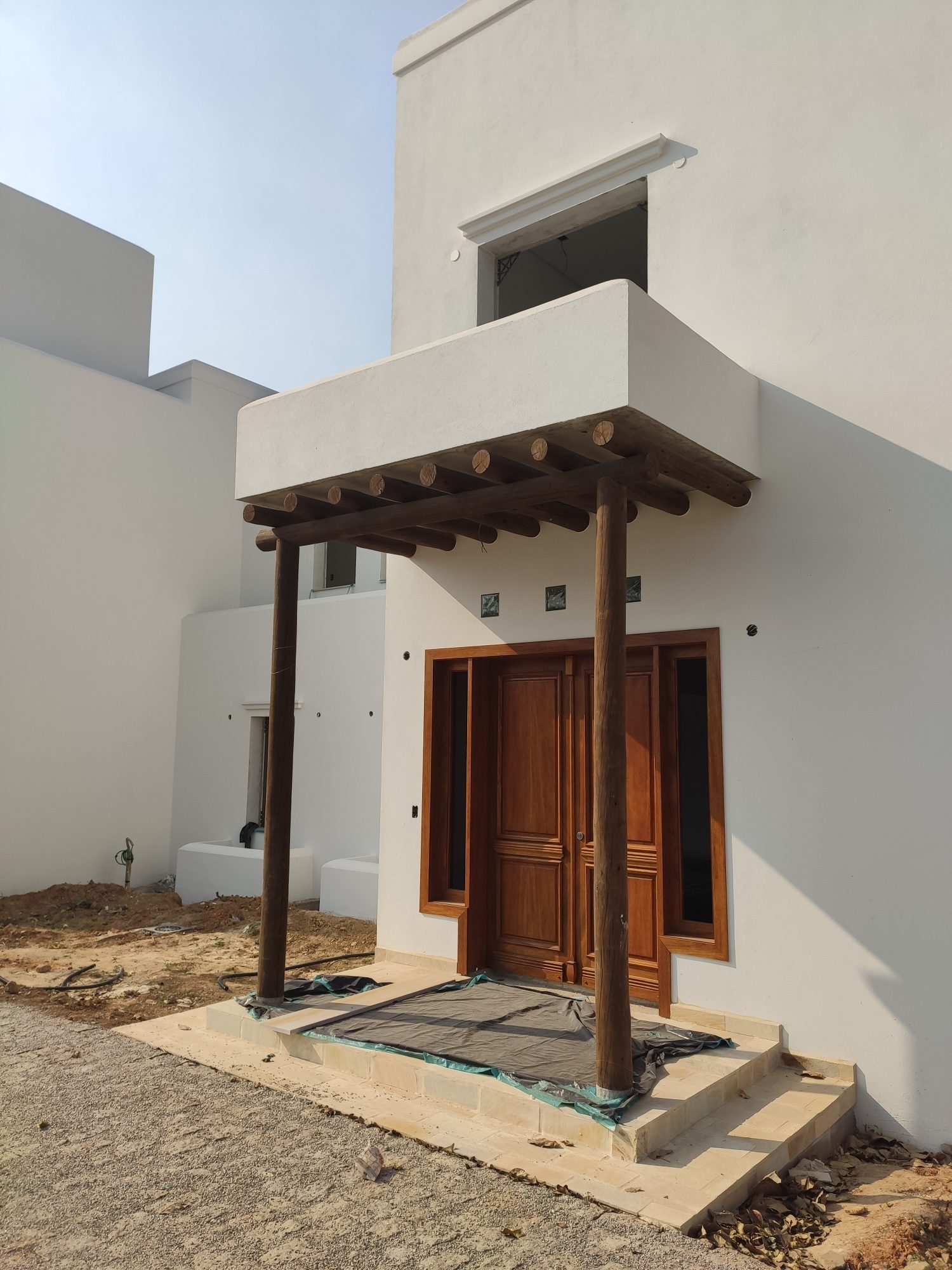 Detalhe de encaixe e acabamento de vigas de eucalipto tratado