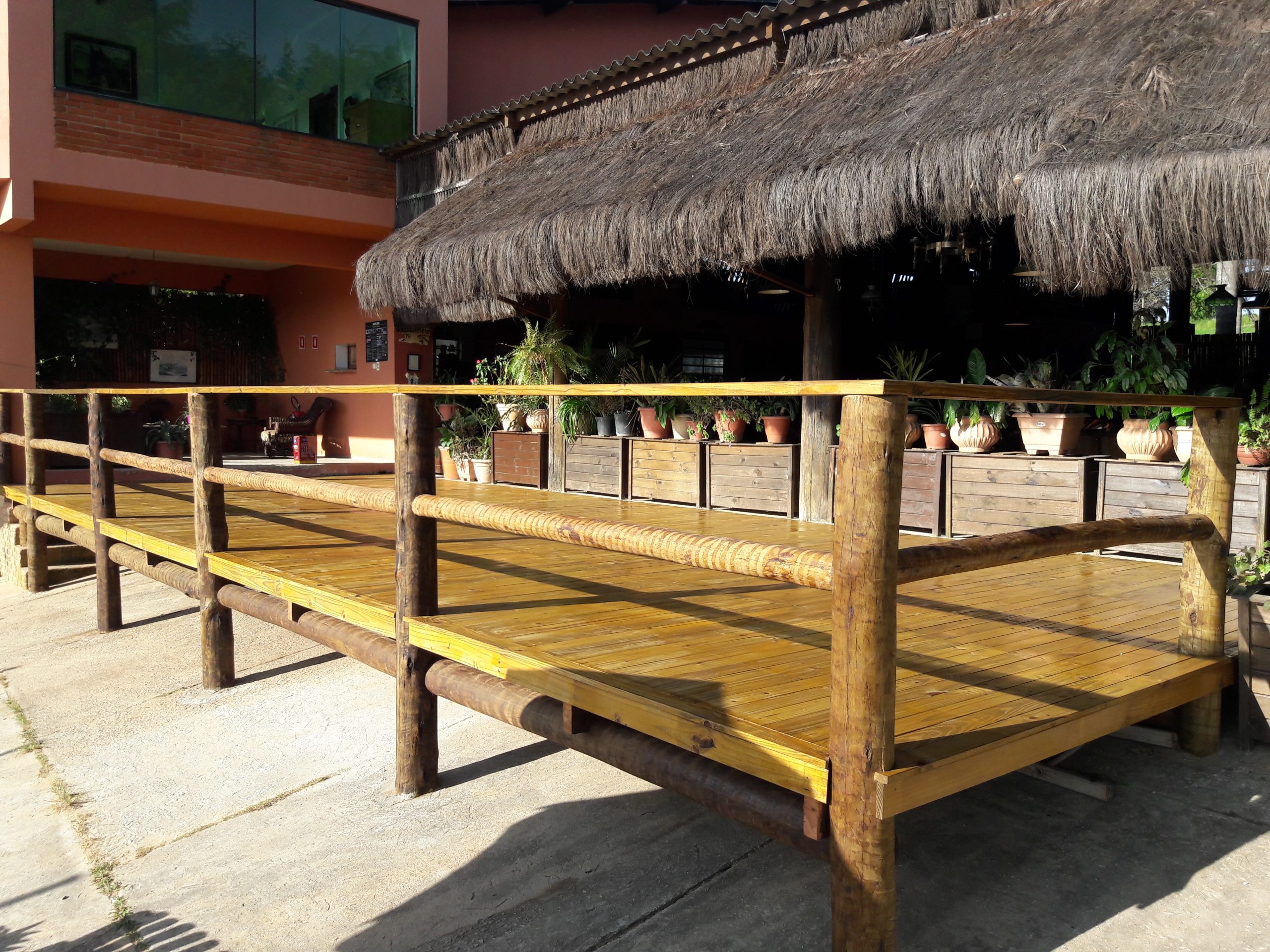 Madeira de pinus tratado de reflorestamento com certificação ambiental