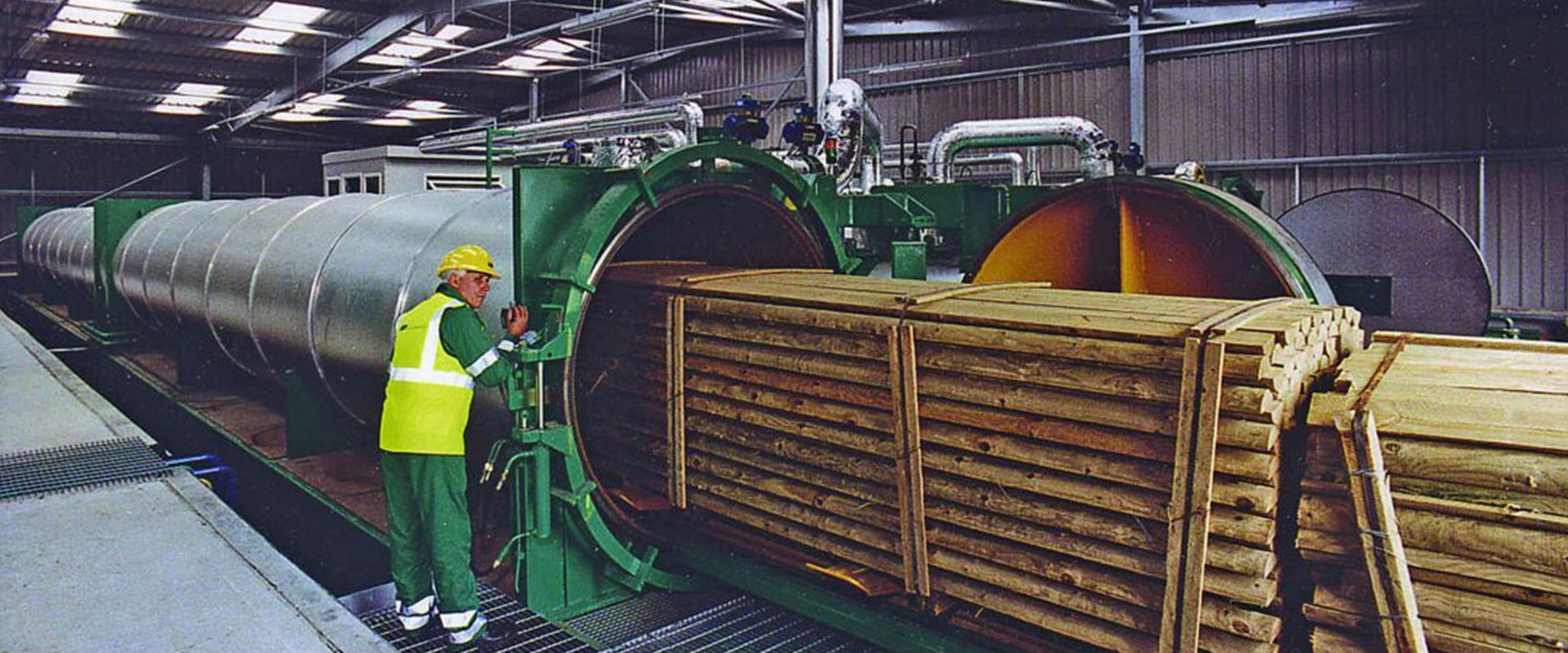 Processo de tratamento de eucalipto em autoclave para máxima durabilidade