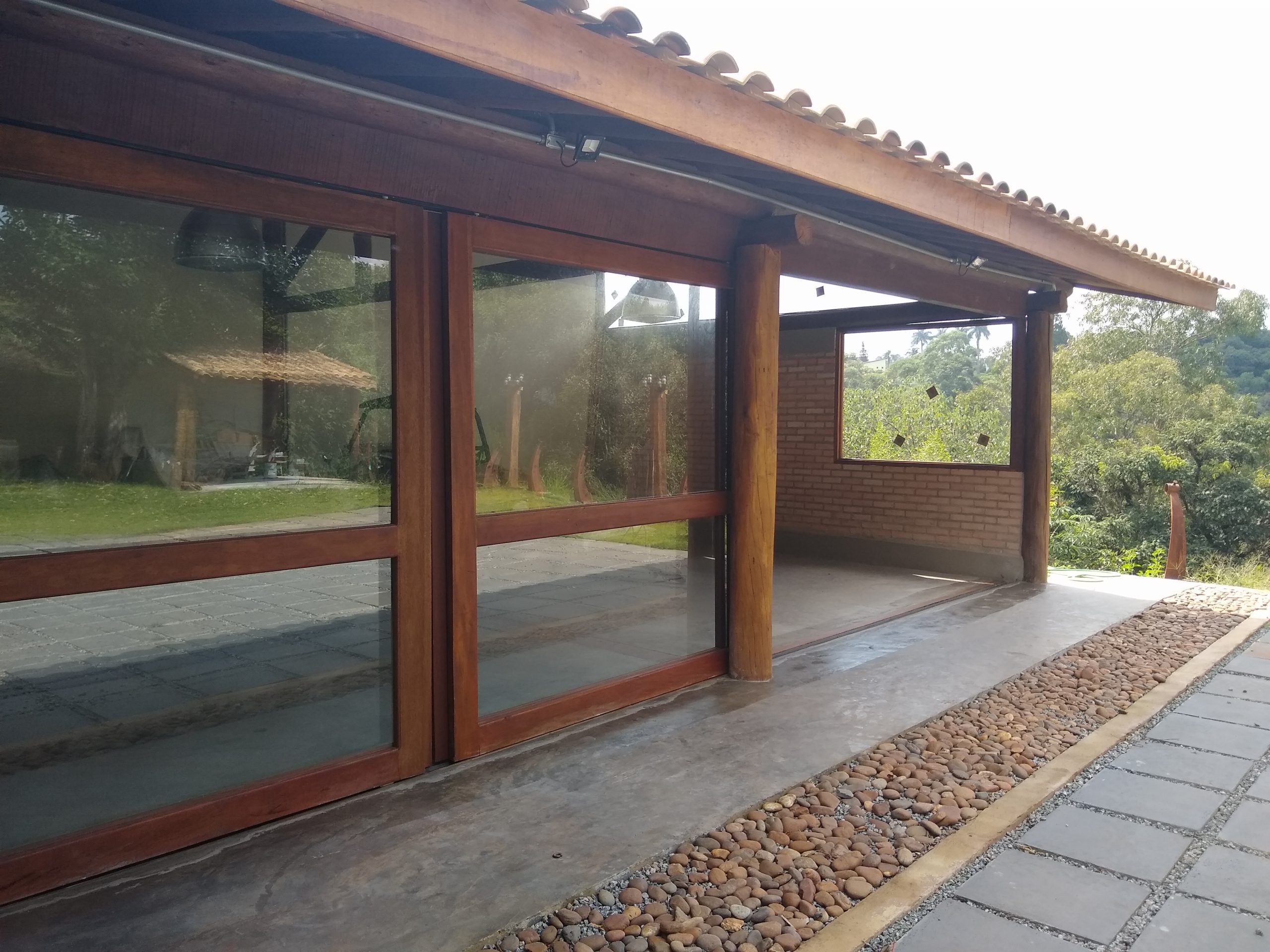 Estrutura robusta de eucalipto para grandes vãos