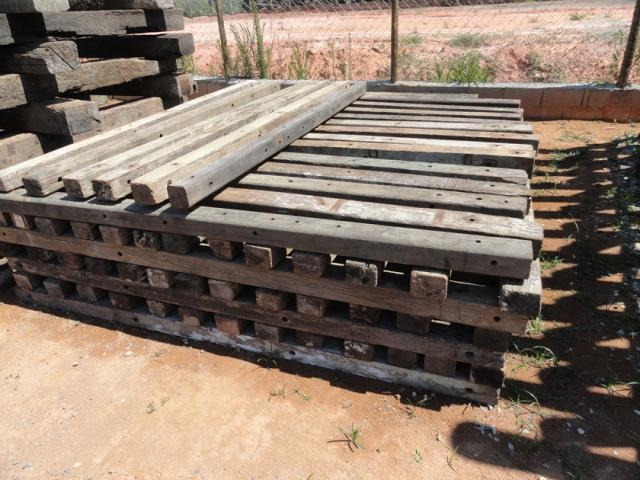 Cruzetas de Madeira - Armazém do Eucalipto