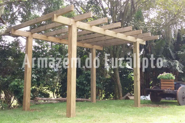 Peças de Pinus Tratado