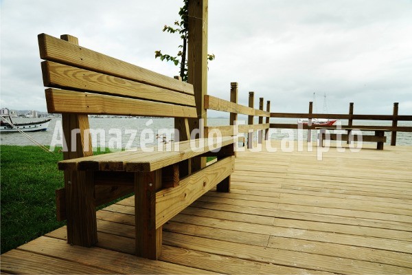 Peças de Pinus Tratado